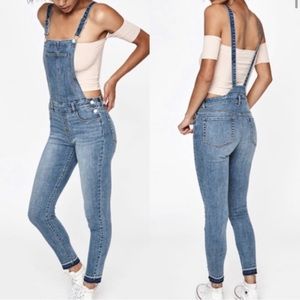 NWT PacSun Adri Raw Hem Skinny Overalls Med Wash Sz 23